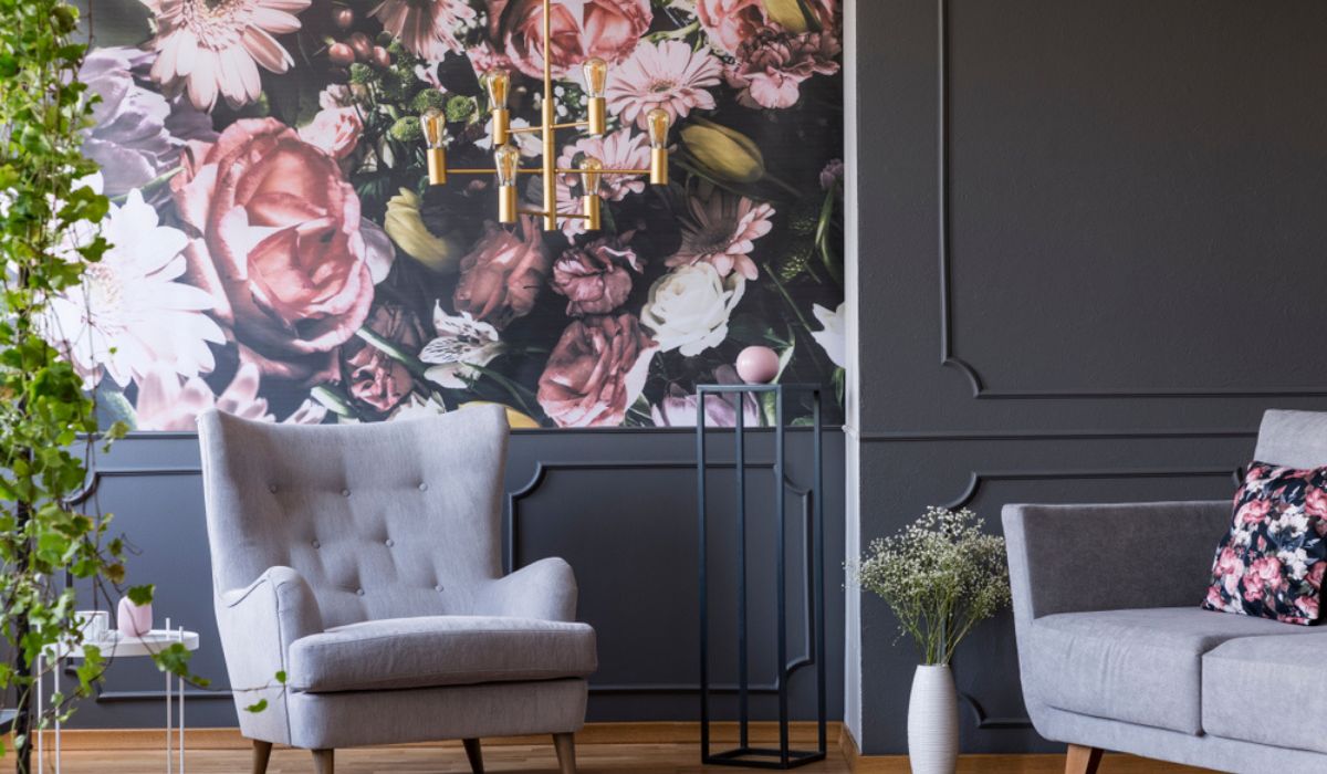 Wallpaper or Paint: Which is Better for Your Home?